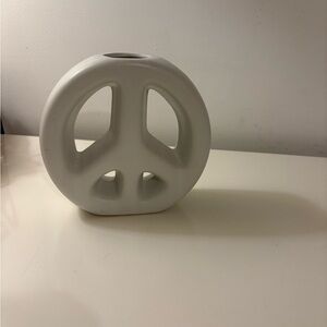 White Peace Sign Vase ✌🏻